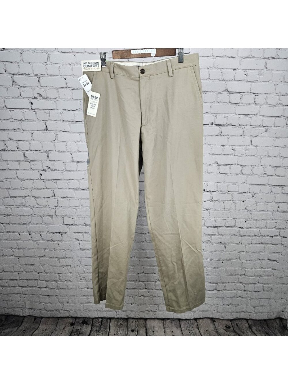 NWT Dockers Easy Khaki Classic Fit Motion Comfort Waistband Chino Pants 34x34
